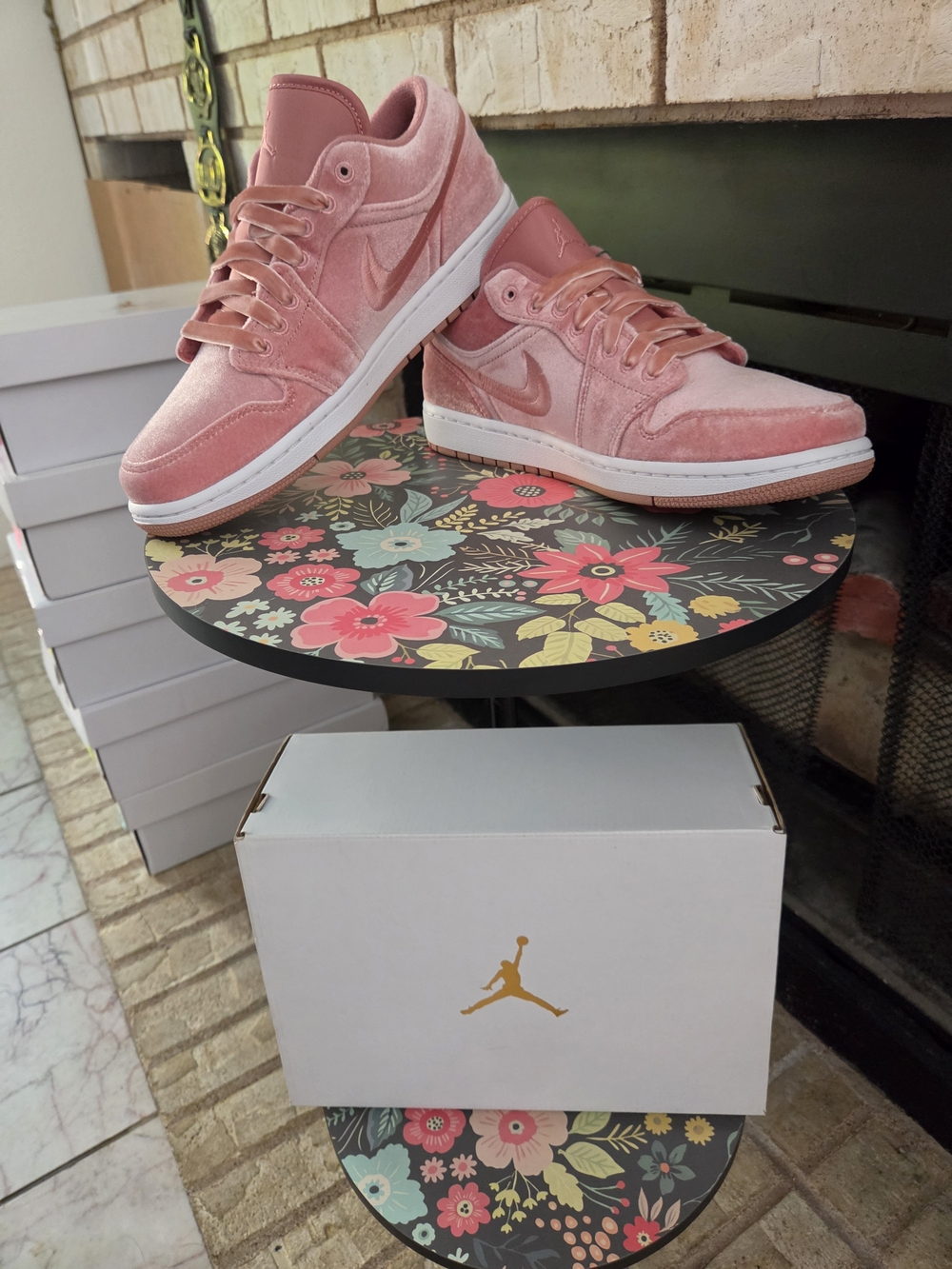 Brand New Air Jordan 1-low Pink Velvet - Picture 3 of 11